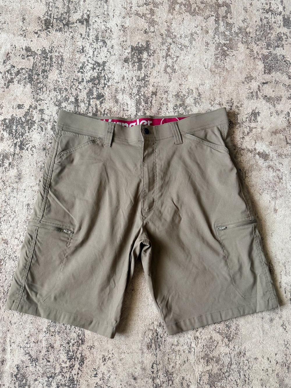 Wrangler Men's Olive Nylon Cargo Athletic Shorts with Zip Pockets